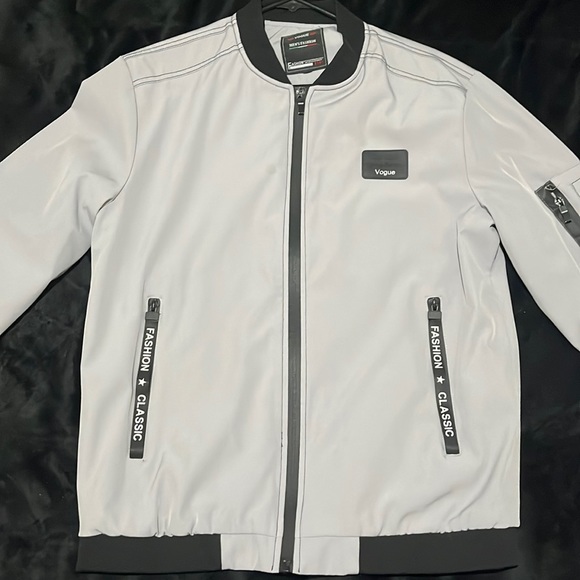 Vogue Men’s Fashion Grey/Silver Sweater - Picture 1 of 6